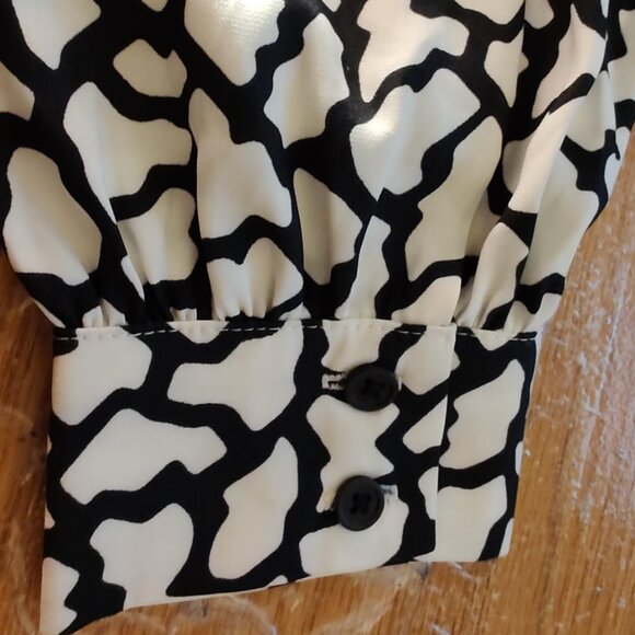 Express women's romper with top designed and black shorts nwt - Picture 6 of 8